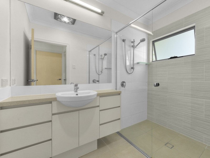 8 Norwich Street, Wavell Heights QLD 4012