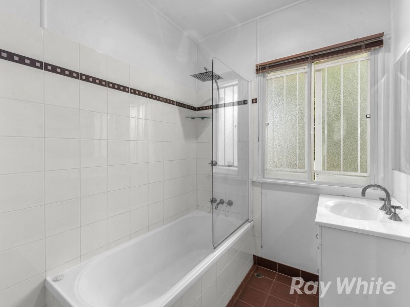 28 Kembla Street, Wavell Heights QLD 4012