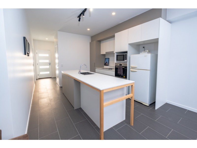 5/18 Rochat Avenue, Banyo QLD 4014