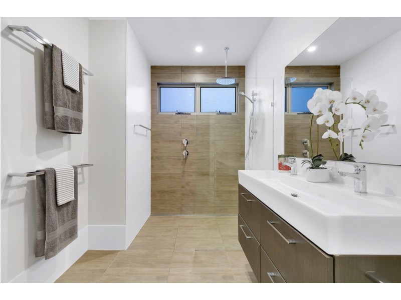 52 ROBINSON ROAD, Nundah QLD 4012