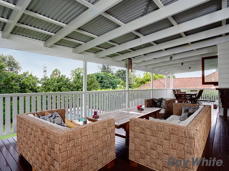 25 Stewart Ave, Wooloowin QLD 4030