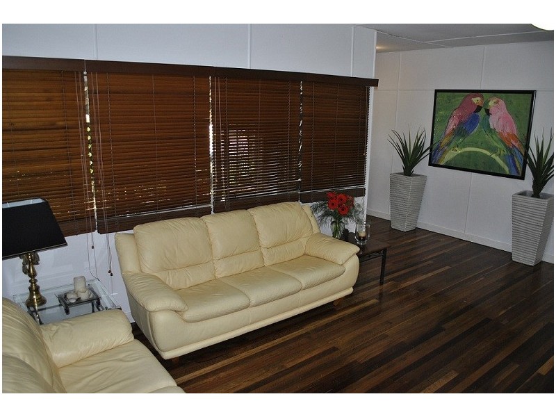 10 Meredith Street, Banyo QLD 4014