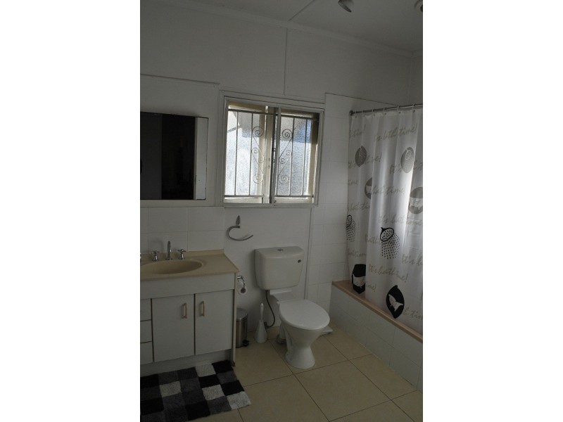 10 Meredith Street, Banyo QLD 4014