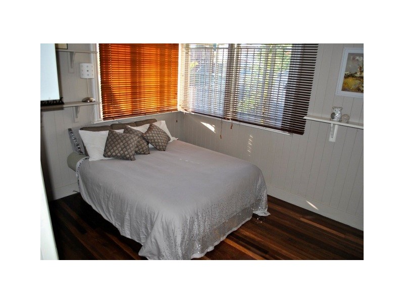 10 Meredith Street, Banyo QLD 4014