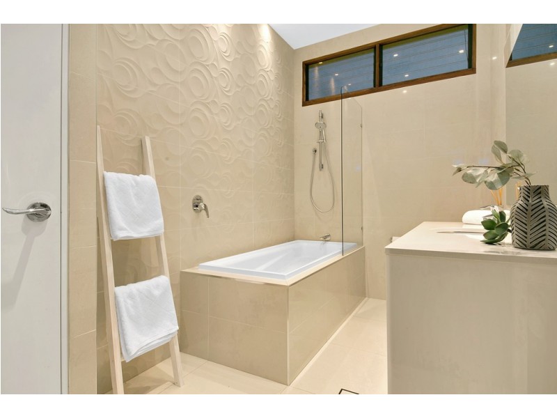 27 Hopetoun Street, Ascot QLD 4007