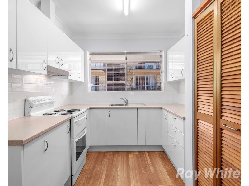 4/125 Flower Street, Northgate QLD 4013