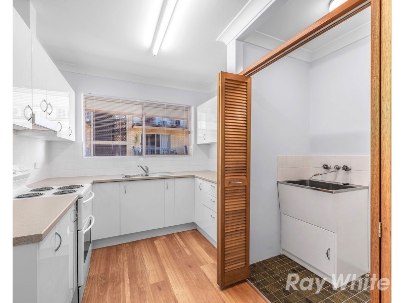 4/125 Flower Street, Northgate QLD 4013