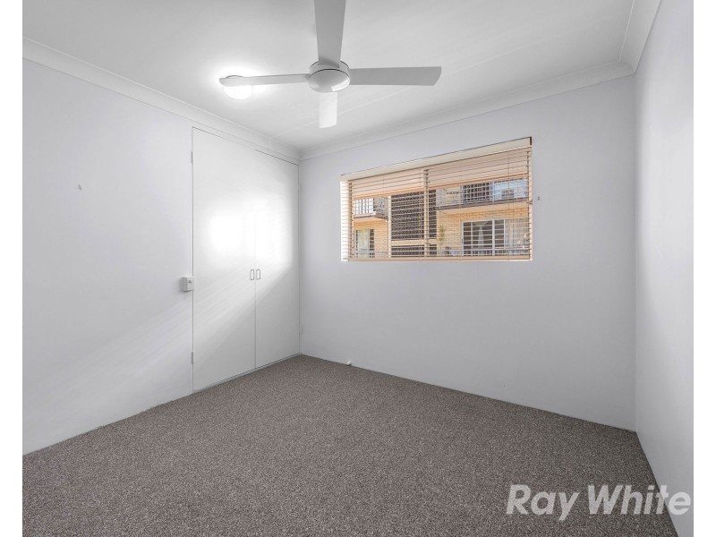 4/125 Flower Street, Northgate QLD 4013