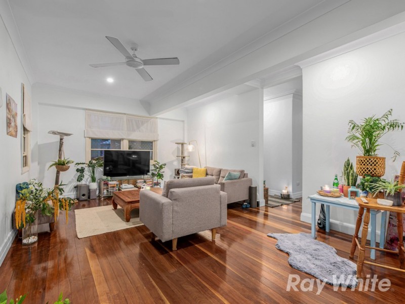 4 Chesterfield Street, Wavell Heights QLD 4012