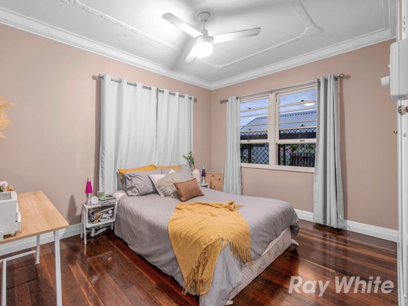 4 Chesterfield Street, Wavell Heights QLD 4012