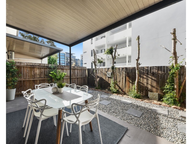 2/11 Duke Street, Nundah QLD 4012