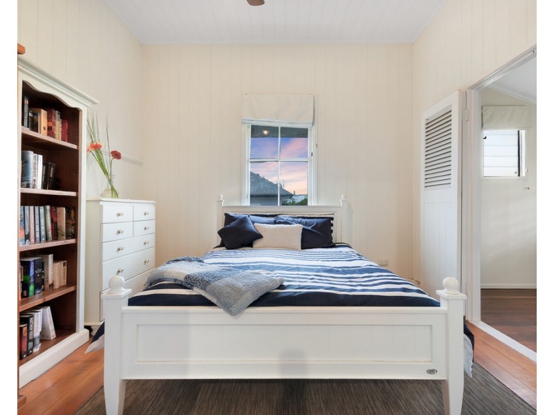 1524 SANDGATE ROAD, Nundah QLD 4012