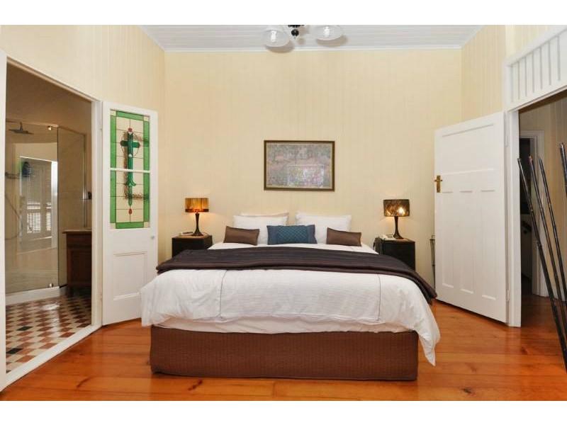 4 Derby Street, Hendra QLD 4011