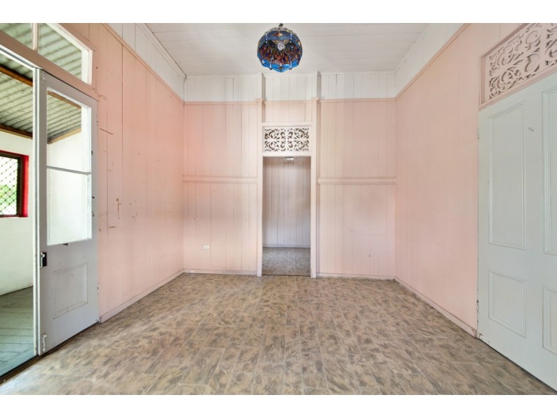 44 LOUDON STREET, Sandgate QLD 4017