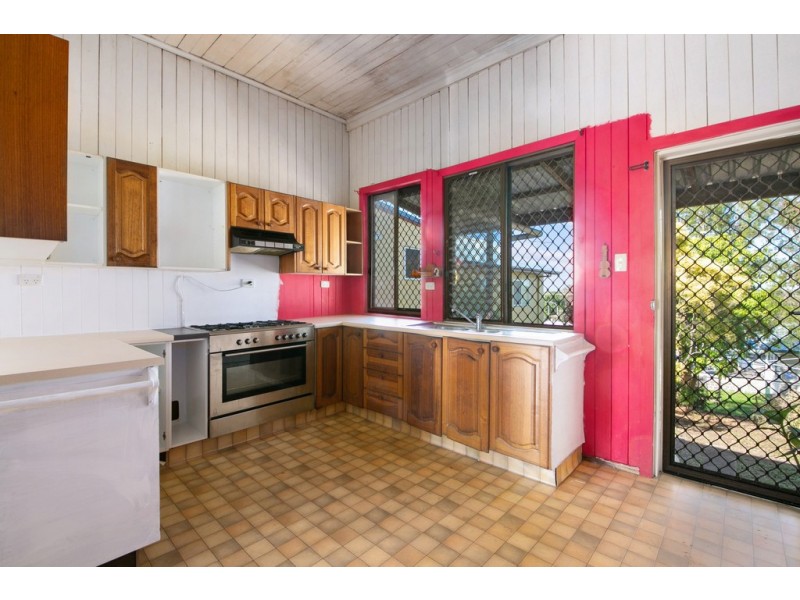 44 LOUDON STREET, Sandgate QLD 4017