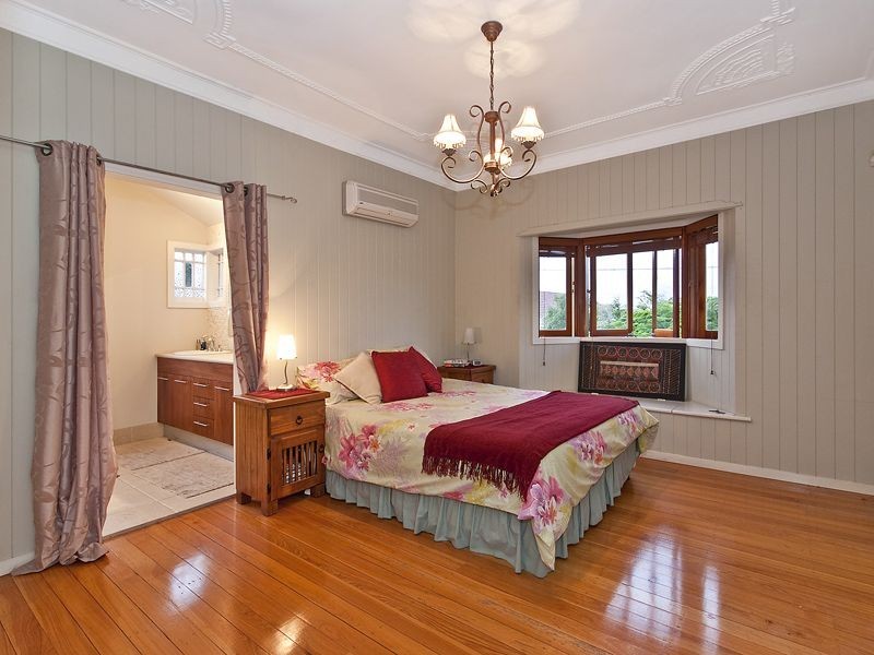 138 Rode Road, Wavell Heights QLD 4012