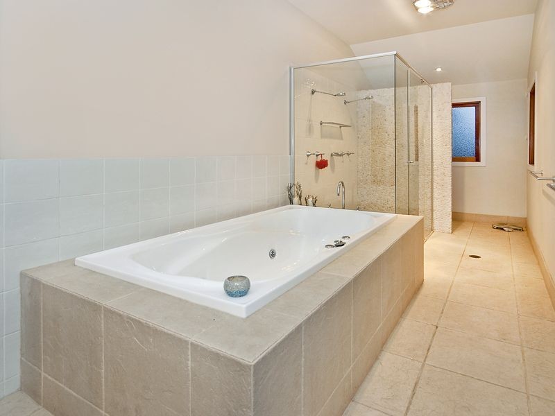 138 Rode Road, Wavell Heights QLD 4012