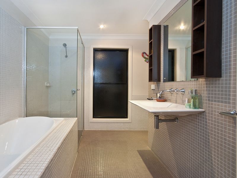 138 Rode Road, Wavell Heights QLD 4012