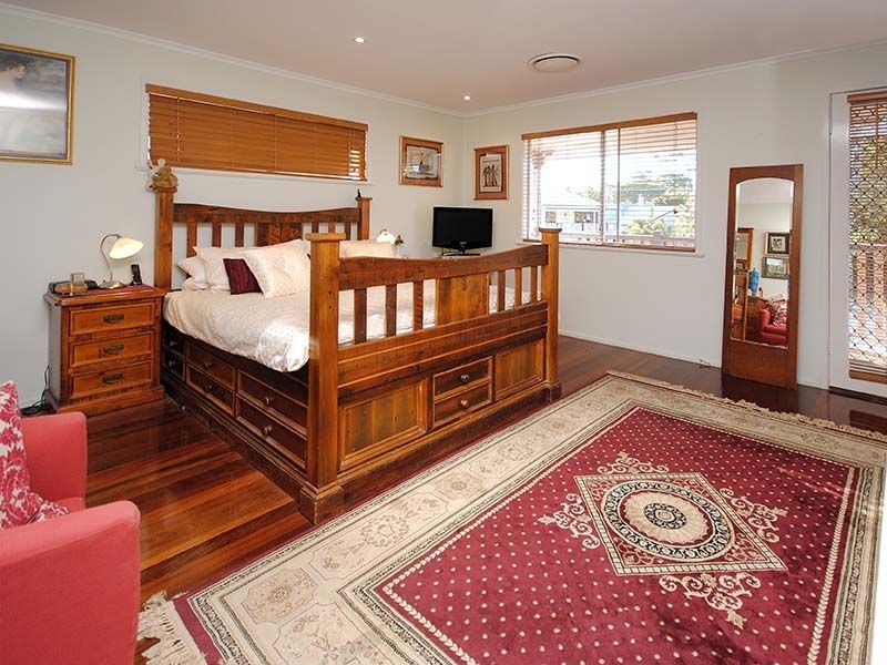 13 McIntyre Street, Wooloowin QLD 4030