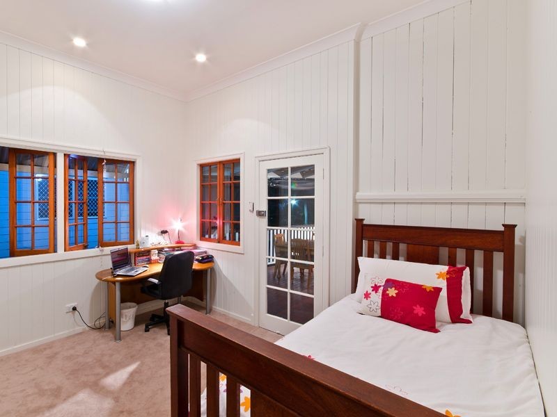 31 Almond Street, Northgate QLD 4013