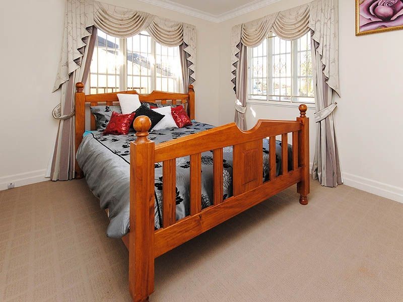 18 Chigwell Street, Wavell Heights QLD 4012