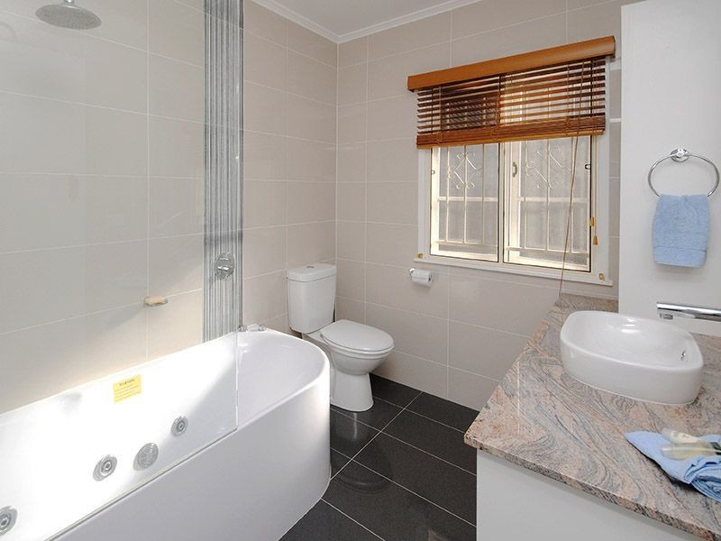 18 Chigwell Street, Wavell Heights QLD 4012