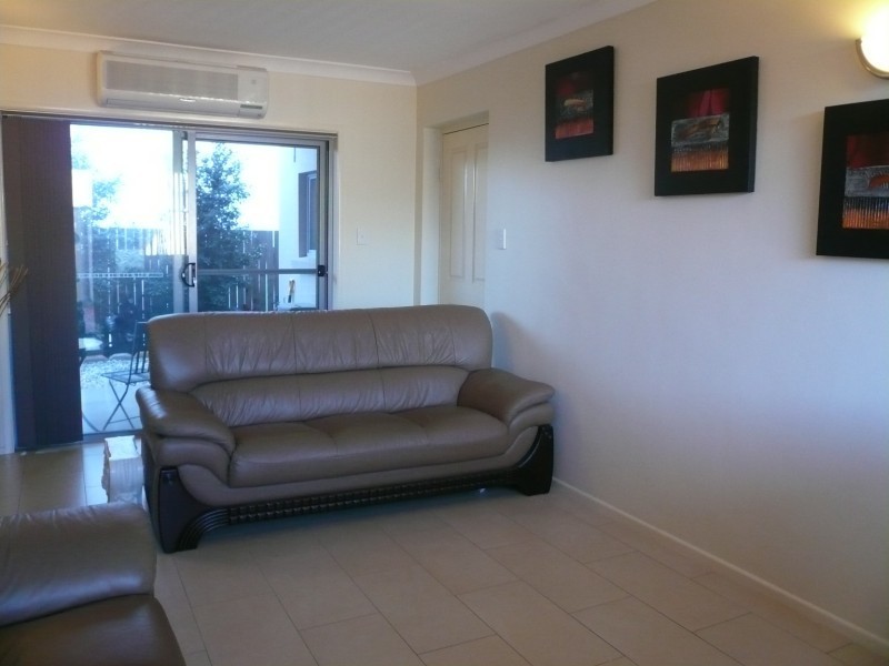 2/11 Duke Street, Nundah QLD 4012