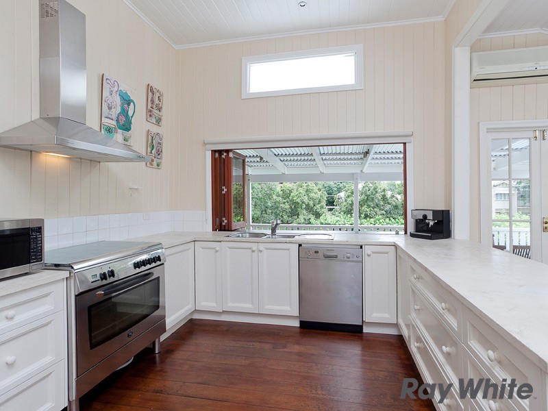 25 Stewart Ave, Wooloowin QLD 4030