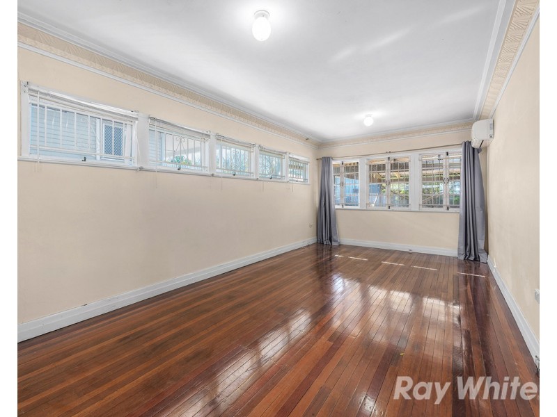 160 Edinburgh Castle Road, Wavell Heights QLD 4012