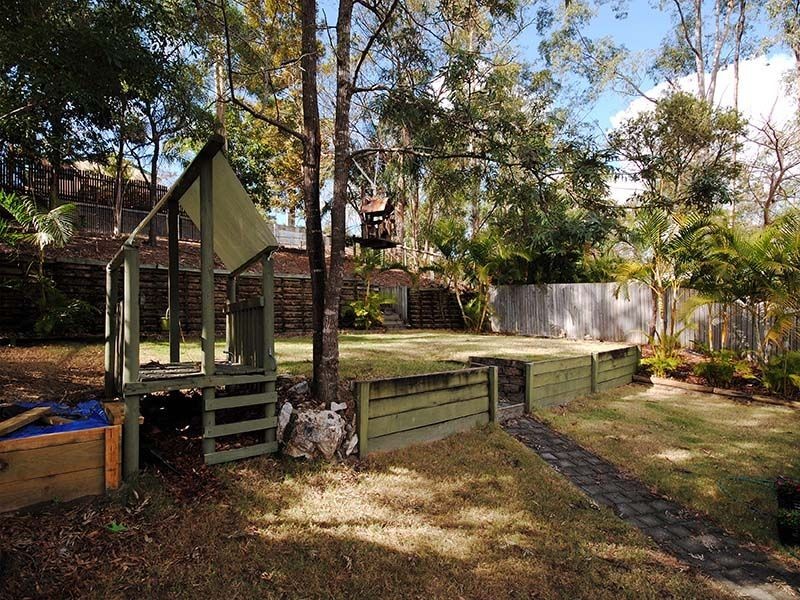 10 Yathong Court, Arana Hills QLD 4054