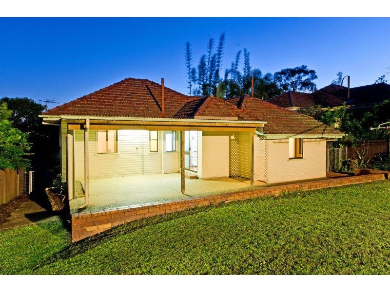 26 Watcombe Street, Wavell Heights QLD 4012