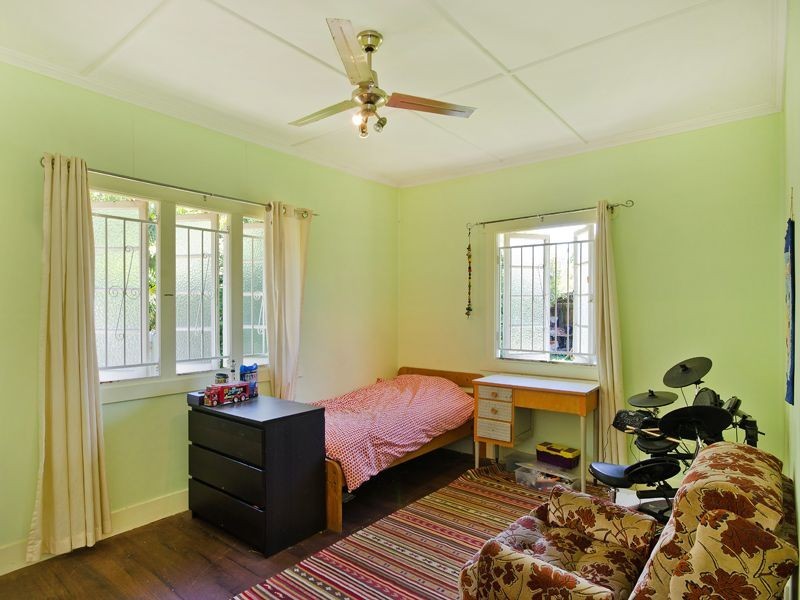 16 Paradise Street, Banyo QLD 4014