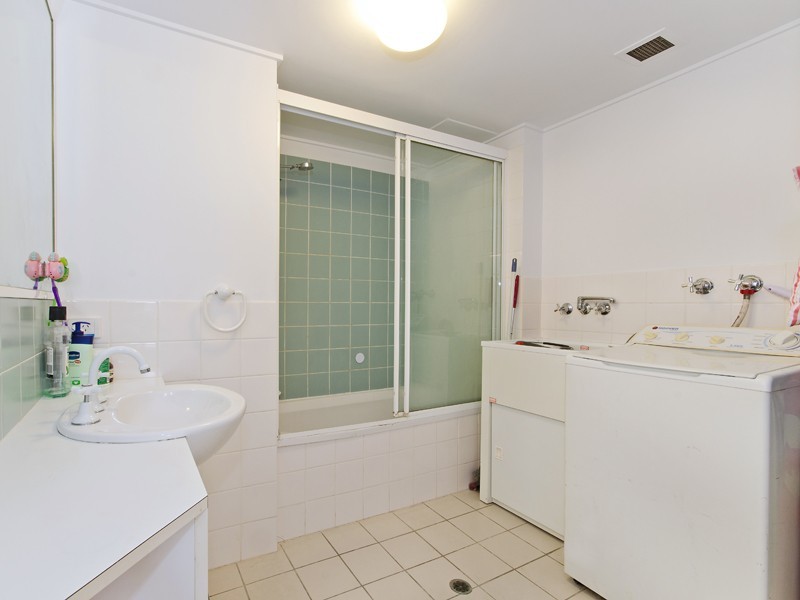 10/2 Surrey Street, Nundah QLD 4012