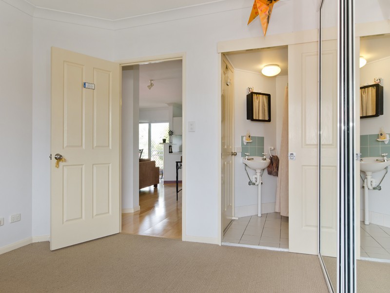 10/2 Surrey Street, Nundah QLD 4012