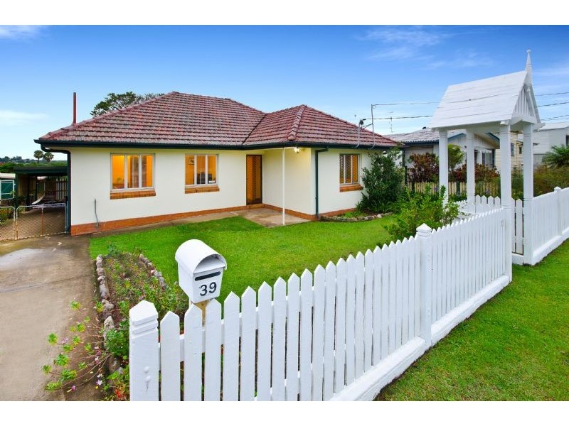 39 Highlands Street, Wavell Heights QLD 4012