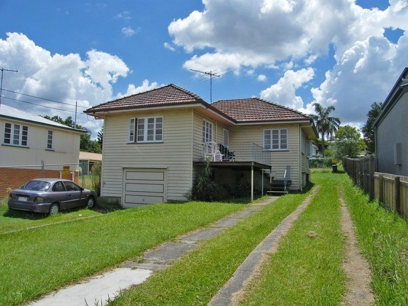 27 Leiper St, Stafford QLD 4053