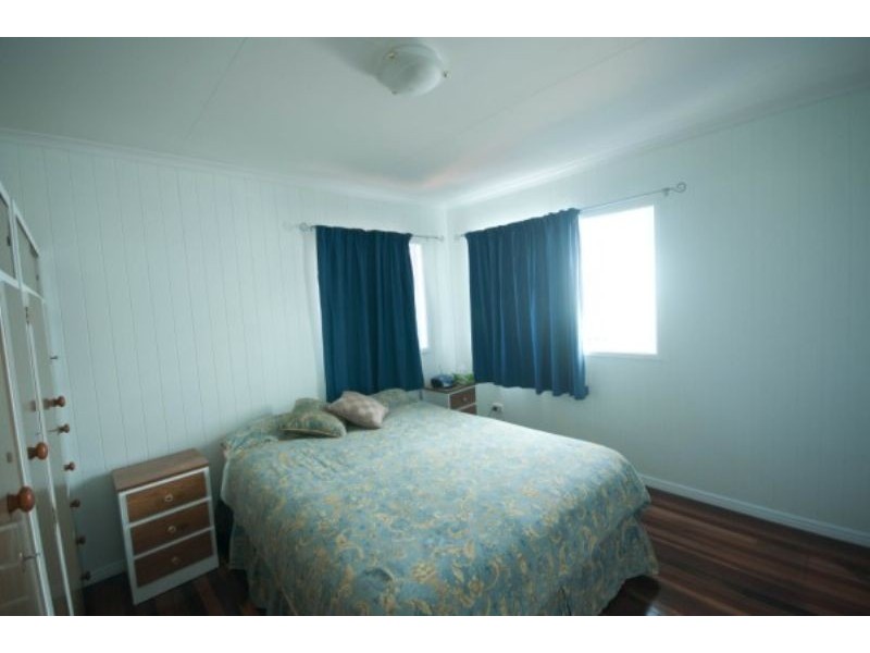 6 Lima Street, Nudgee Beach QLD 4014
