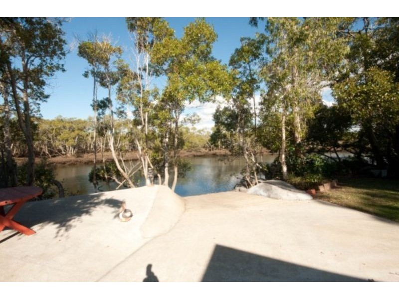 6 Lima Street, Nudgee Beach QLD 4014