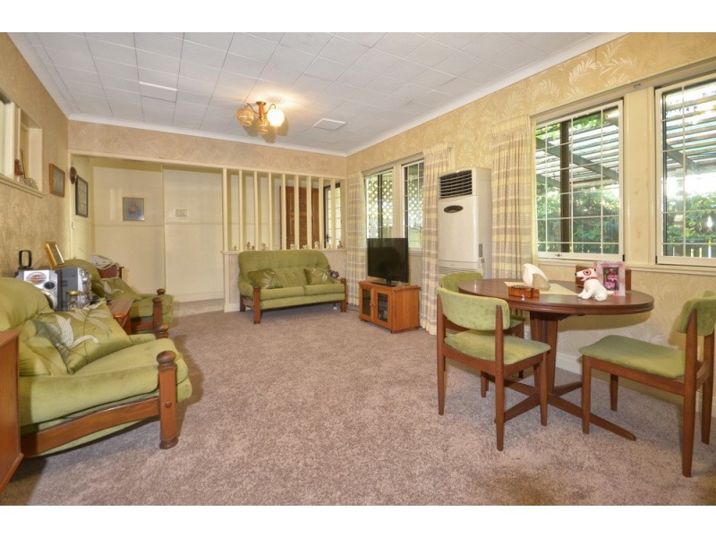 8 Chigwell Street, Wavell Heights QLD 4012