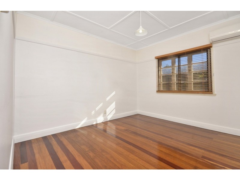 243 Shaw Road, Wavell Heights QLD 4012