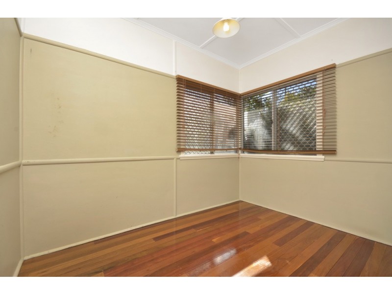 243 Shaw Road, Wavell Heights QLD 4012