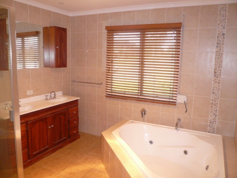 24 Westcliffe Street, Banyo QLD 4014