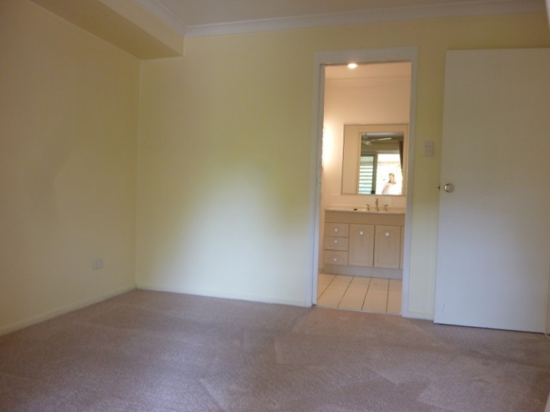 42 Glenside Street, Wavell Heights QLD 4012