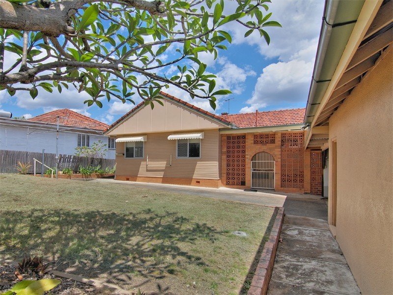 25 Macedon Street, Wavell Heights QLD 4012