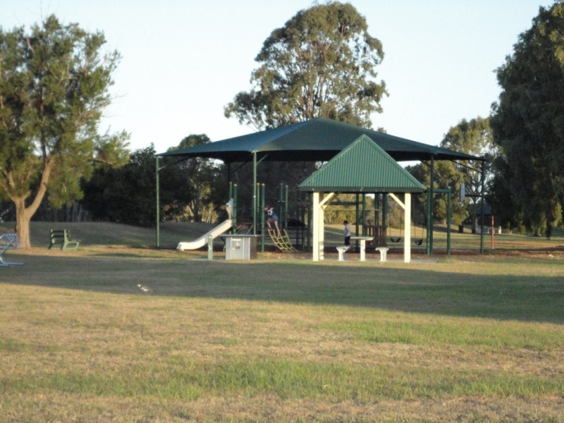 10 O’Quinn Street, Nudgee Beach QLD 4014