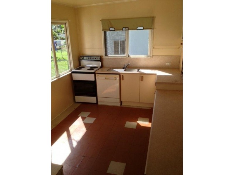 10 O’Quinn Street, Nudgee Beach QLD 4014