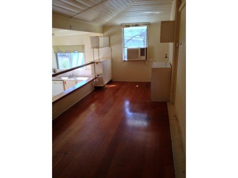 10 O’Quinn Street, Nudgee Beach QLD 4014