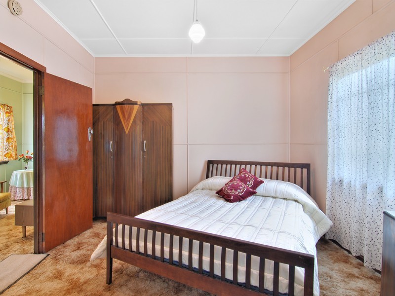 14 Thirteenth Avenue, Kedron QLD 4031