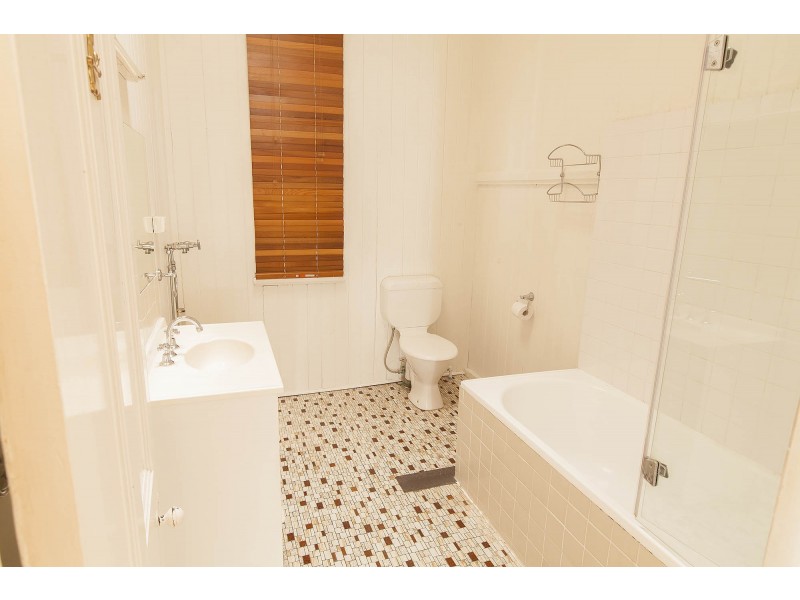 10 Dawson Street, Wooloowin QLD 4030