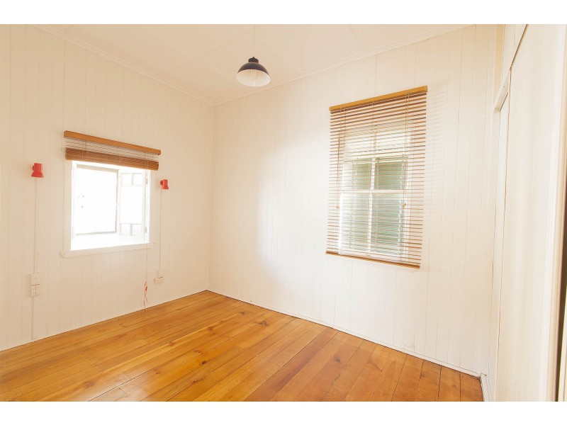 10 Dawson Street, Wooloowin QLD 4030